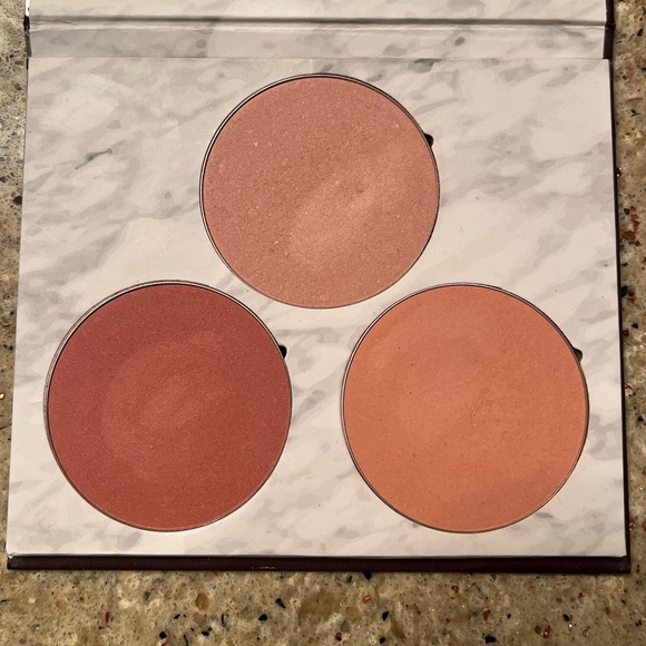 Fitglow Stillness Blush Palette - Picture 2 of 4